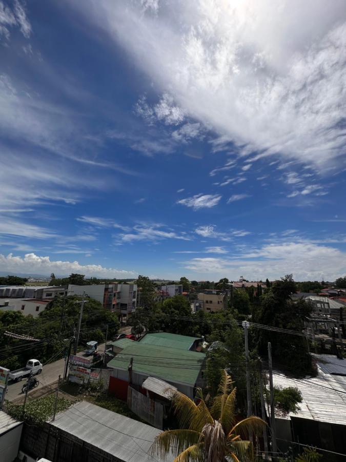 Murals Mactan Hostel มักตัน ภายนอก รูปภาพ